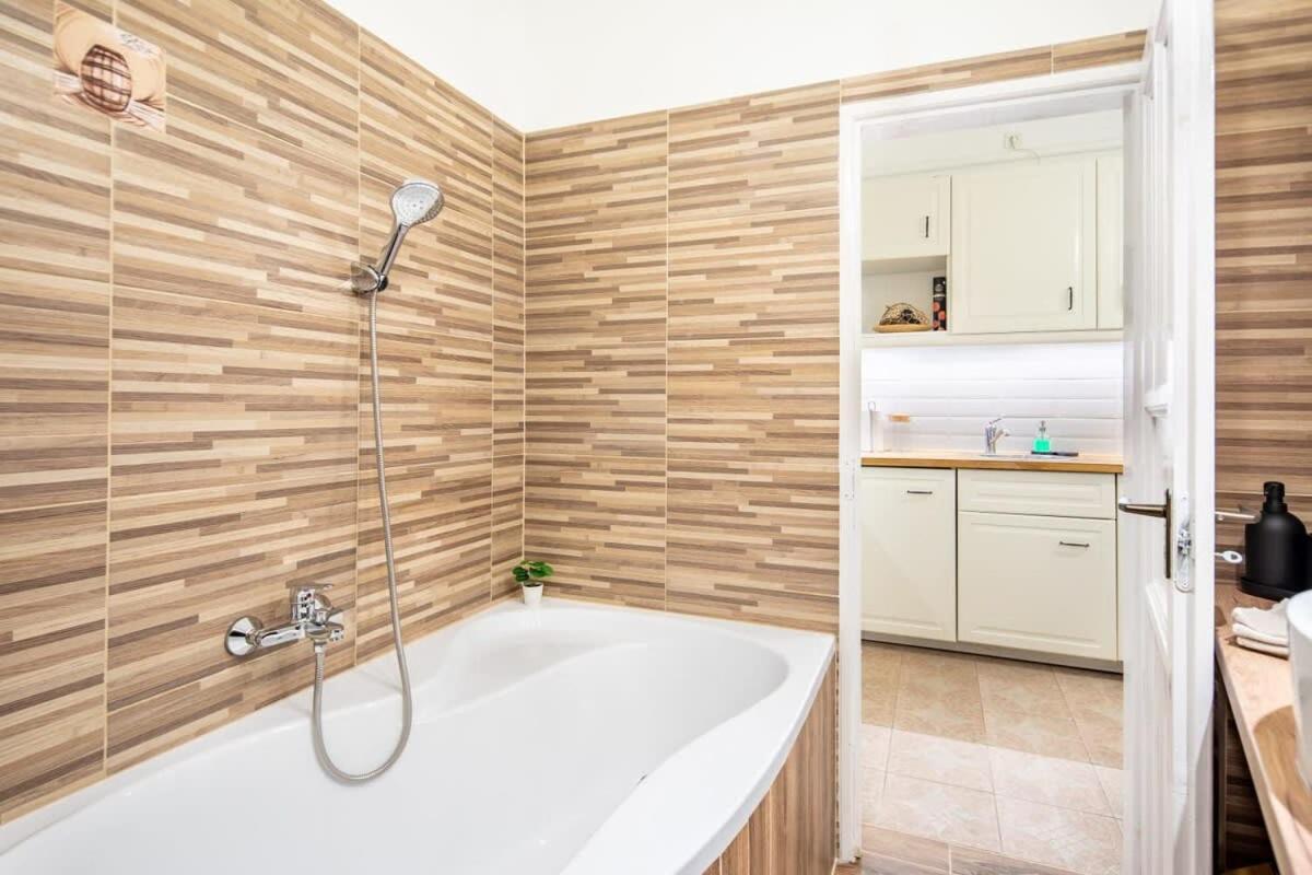 Convenient Apartment At Gastro Driven Location Budapešť Exteriér fotografie